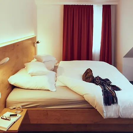 Hotel Burg 3*