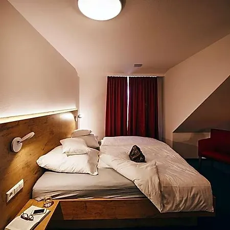 Burg 3* Донауэшинген