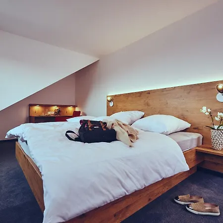 Burg Otel